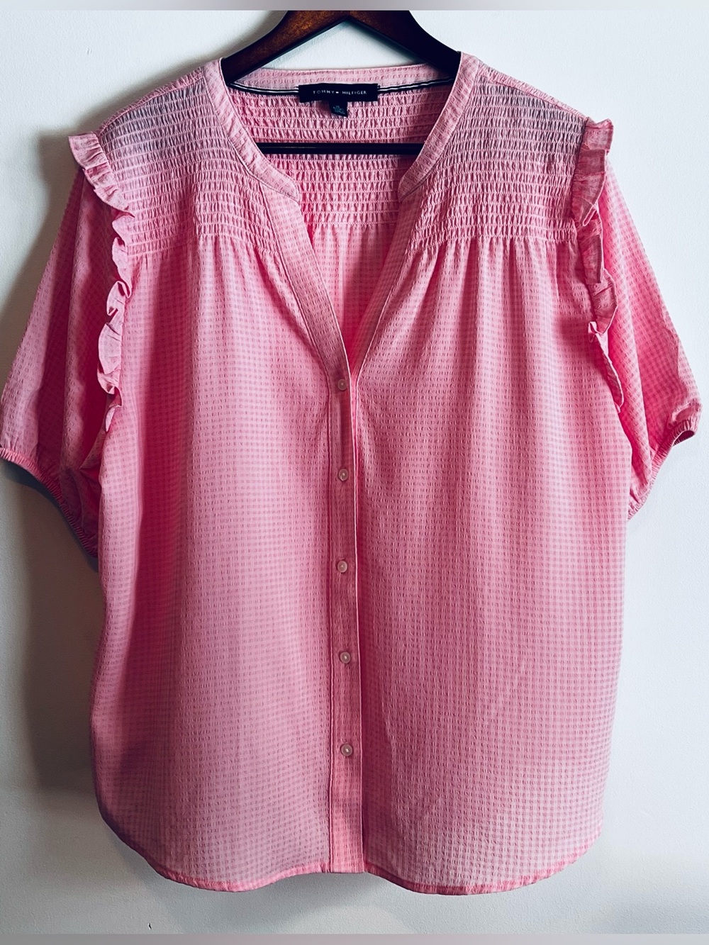 Tommy Hilfiger • Women’s XL • Pink • Textured Smocked Ruffle Button Front Blouse
